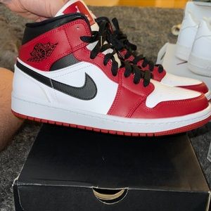 Air Jordan 1 mid